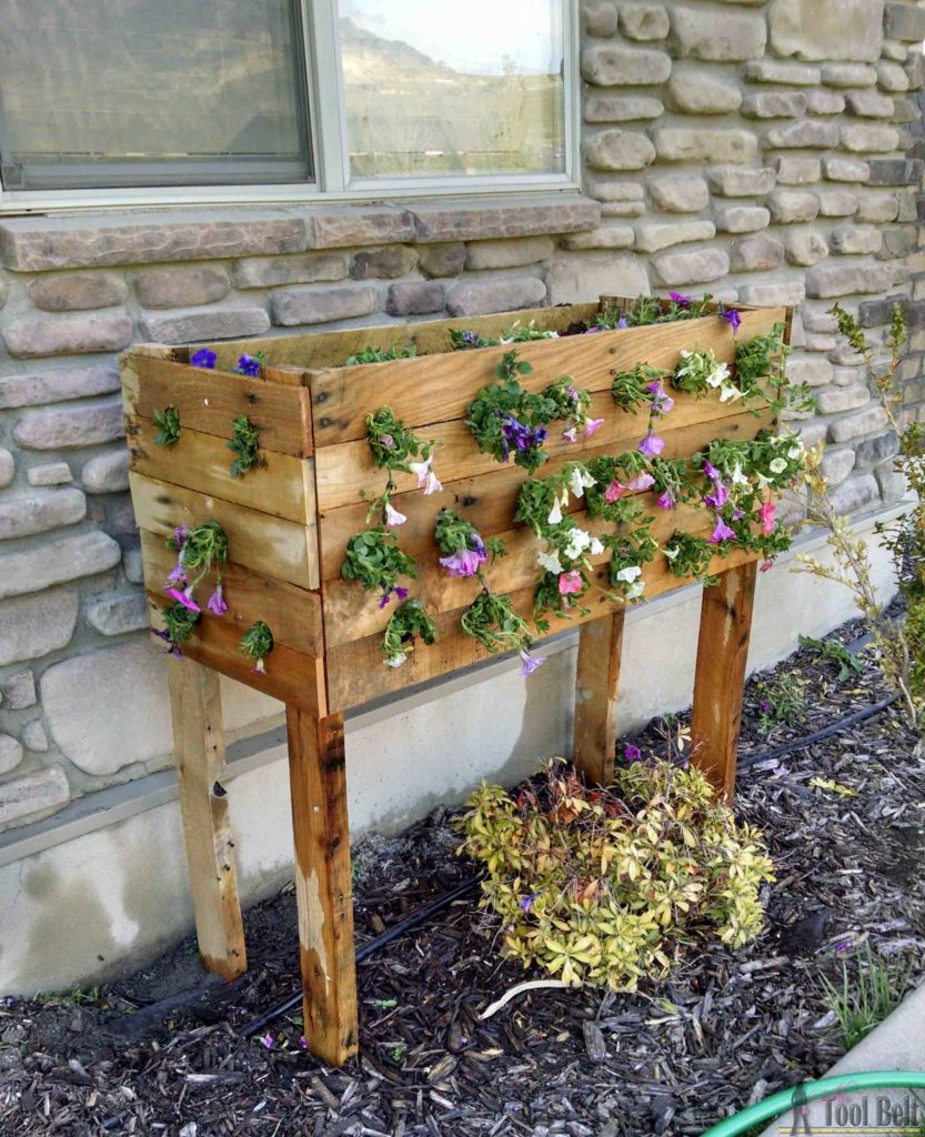 Cascading Flower Pallet Planter Box Cool Diy Ideas