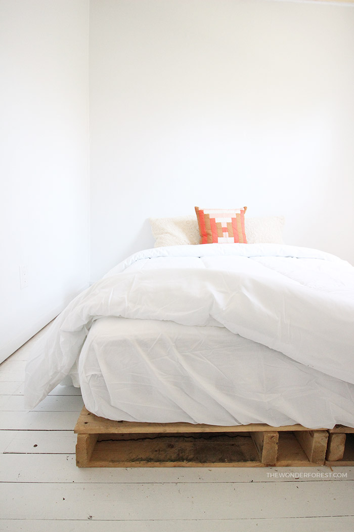 Easy Wood Pallet Bed Frame