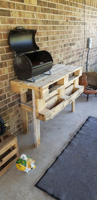 Pallet Table for the Patio