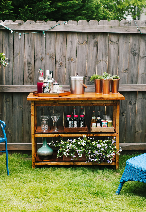 Outdoor bar table