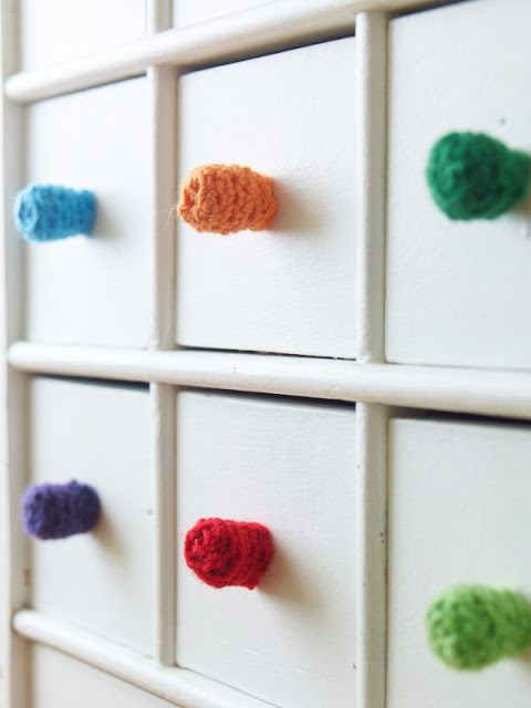 Crocheted drawer pulls