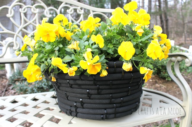 Turn an Old Garden Hose Into a Flower Pot