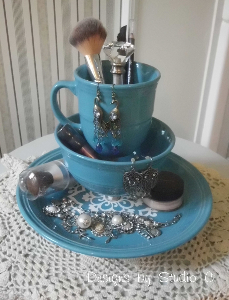 Makeup Holder with Dinnerware
