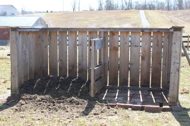 Pallet Compost Bin