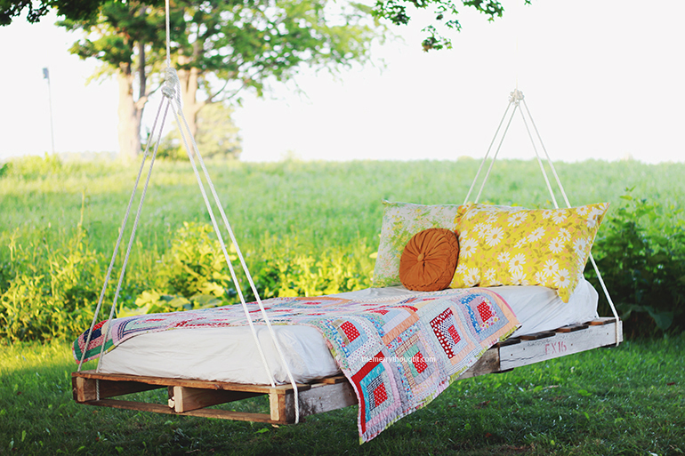 Pallet Bed Swing